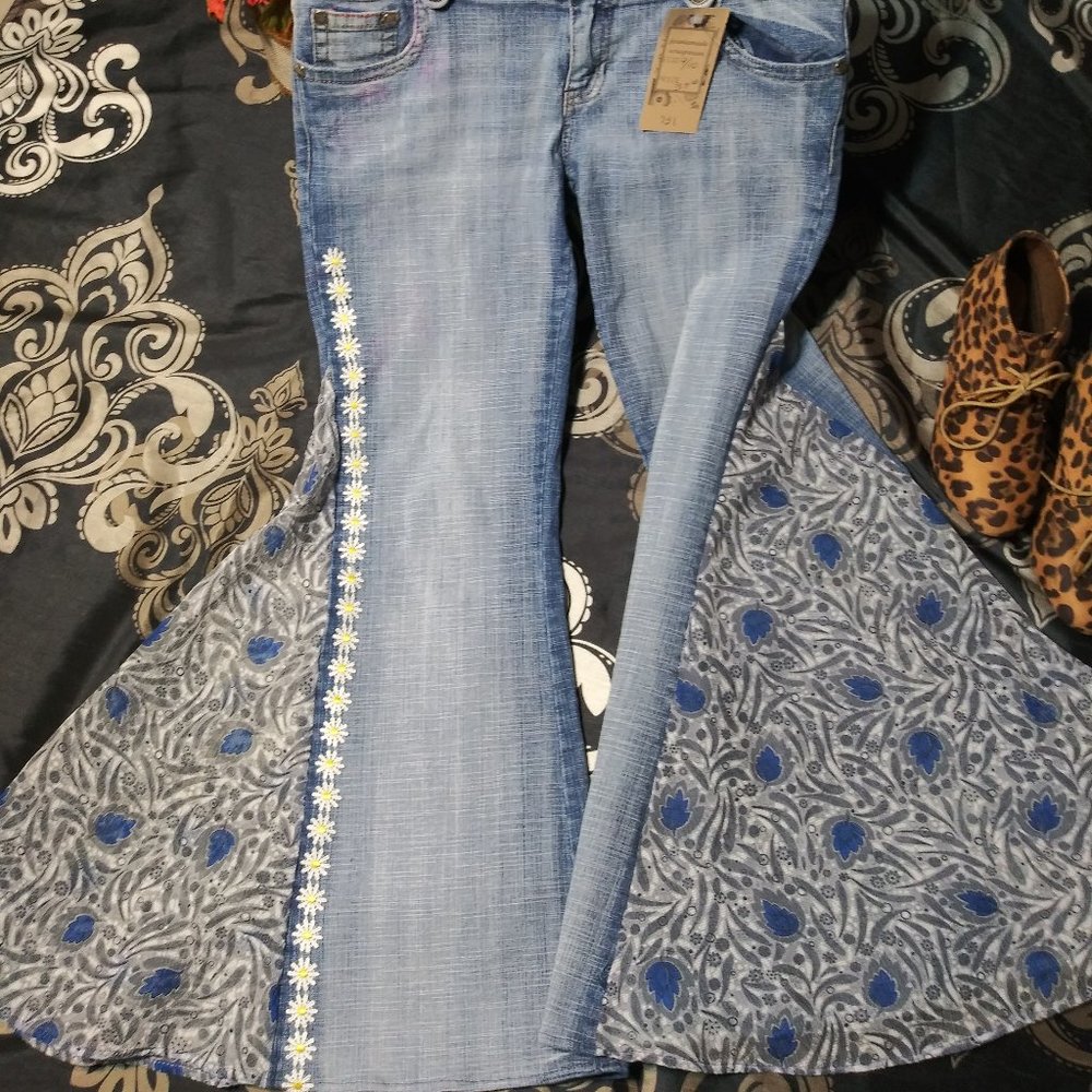 731 jeaniemade Size 9/10 Hydrolic Bell-Bottoms
